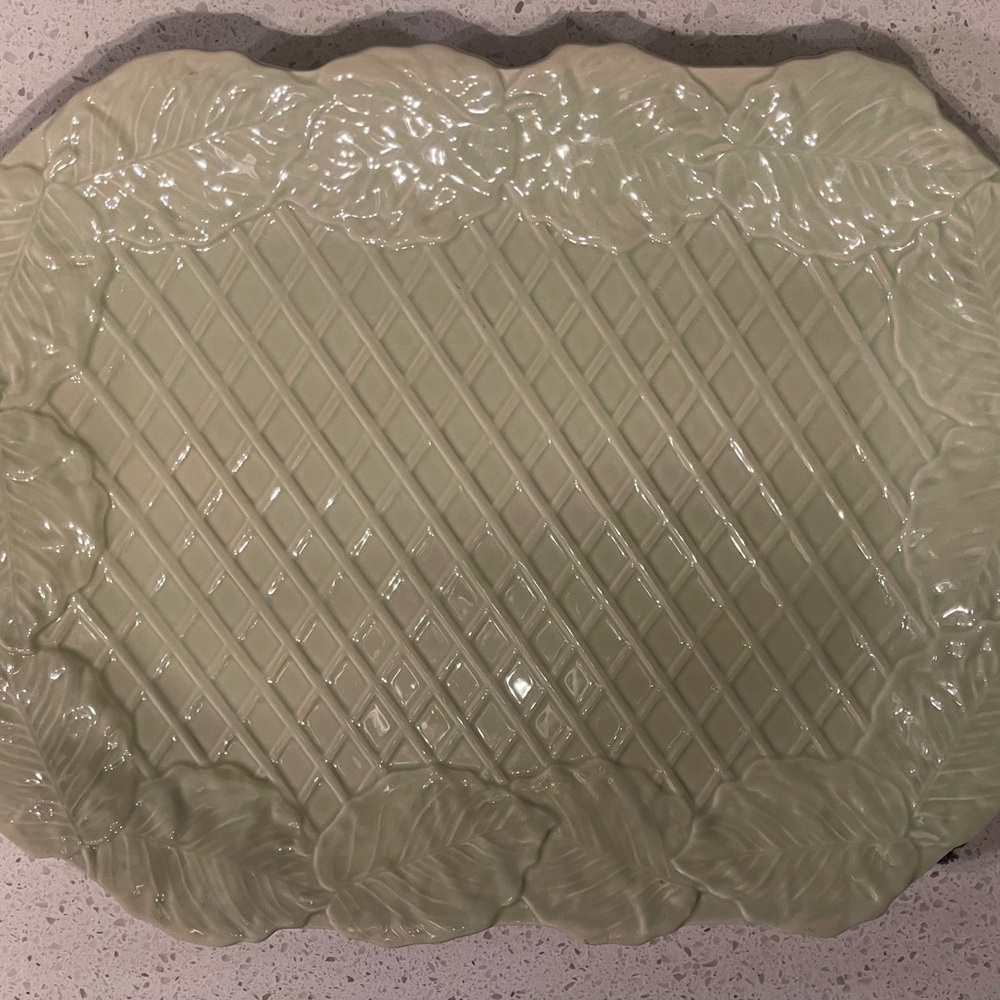 Bordallo Pinheiro Green Leaf and Lattice Platter 18” made in Portugal